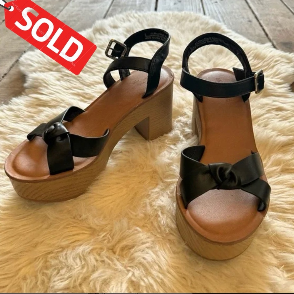 Universal Thread Platform Sandals Womens Size 6 Heels Strappy Black & Tan Pumps